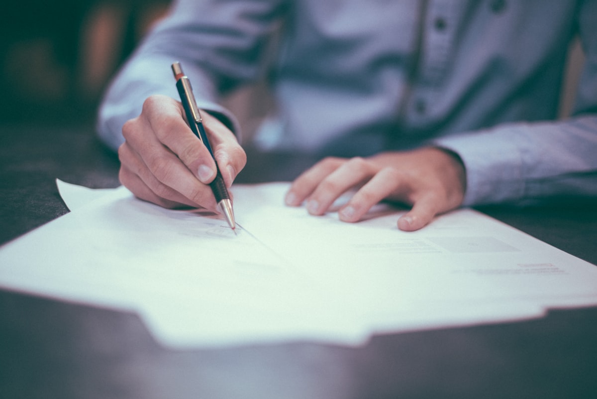 Firma digital sobre documento legal: requisitos del voto telemático en junta extraordinaria de propietarios, LPH 2026