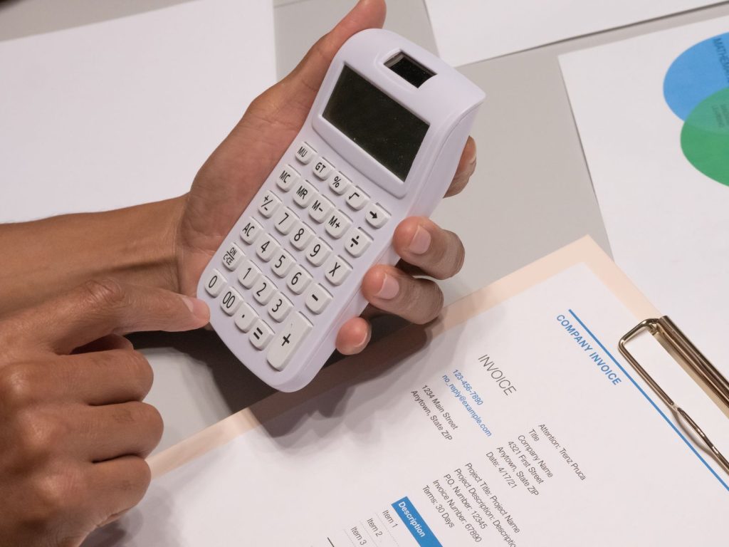 E-invoicing and Verifactu for property managers: the double change of 2026