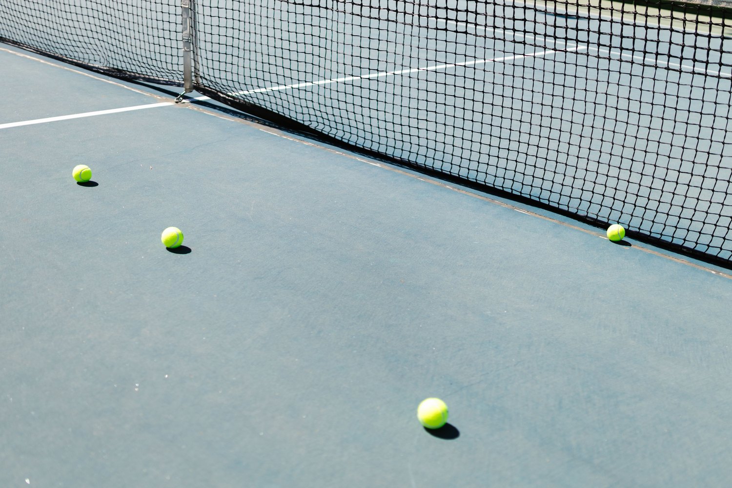 Booking the court, the gym or the social lounge from your phone